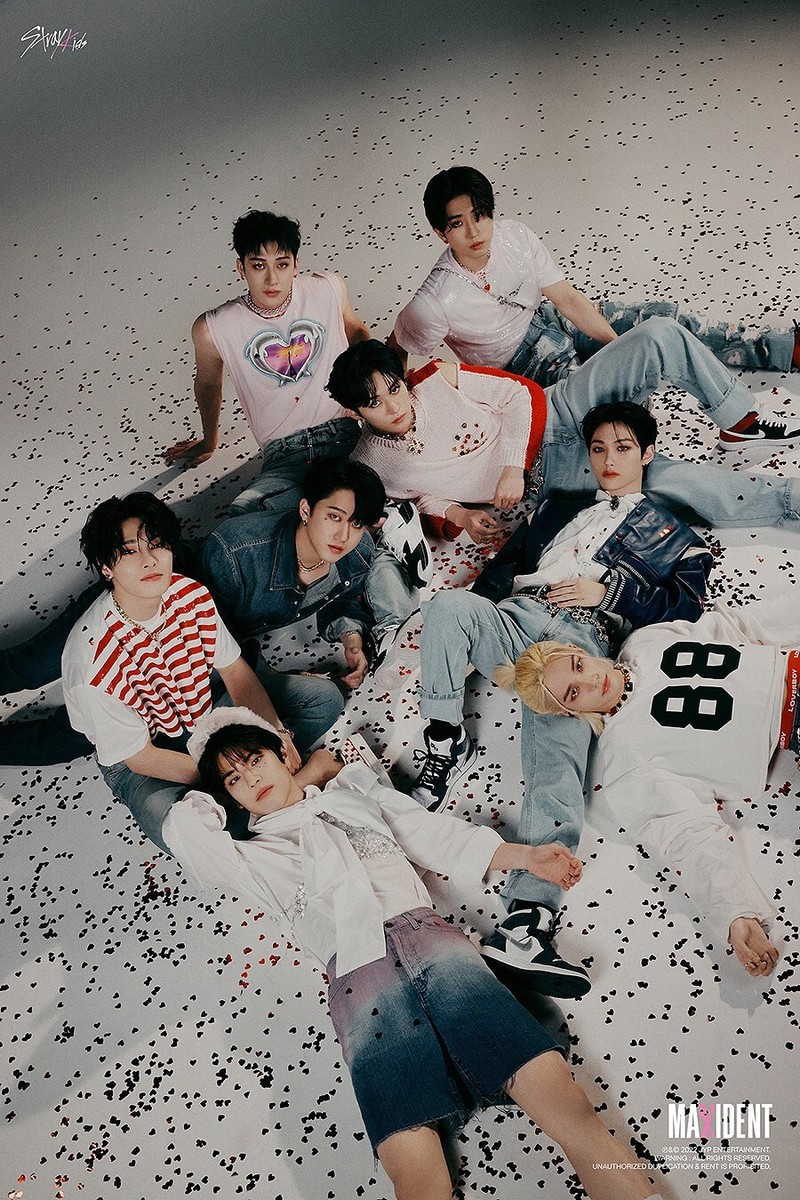 Stray Kids - Stray Kids MAXIDENT チャンビン 封入特典ポスター セット Stray Kids MAXIDENT 封入トレカ 【8枚セット】① - メルカリ