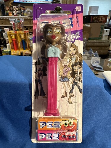 PEZ BRATZ Sasha RARE Yellow Eyes EURO Bonbons 5.9 CARD v137 - Bild 1 von 12