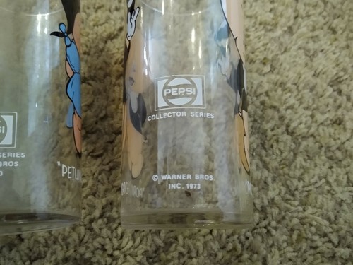 Lote de 2 vasos de colección Pepsi Looney Tunes 1973 - Petunia & Porky Pig - Imagen 4 de 5