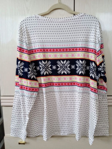 Secret Treasures PLUS Women's Snowflake Print PJ Lounge Jogger Set 2X (18W-20W) - Picture 3 of 6