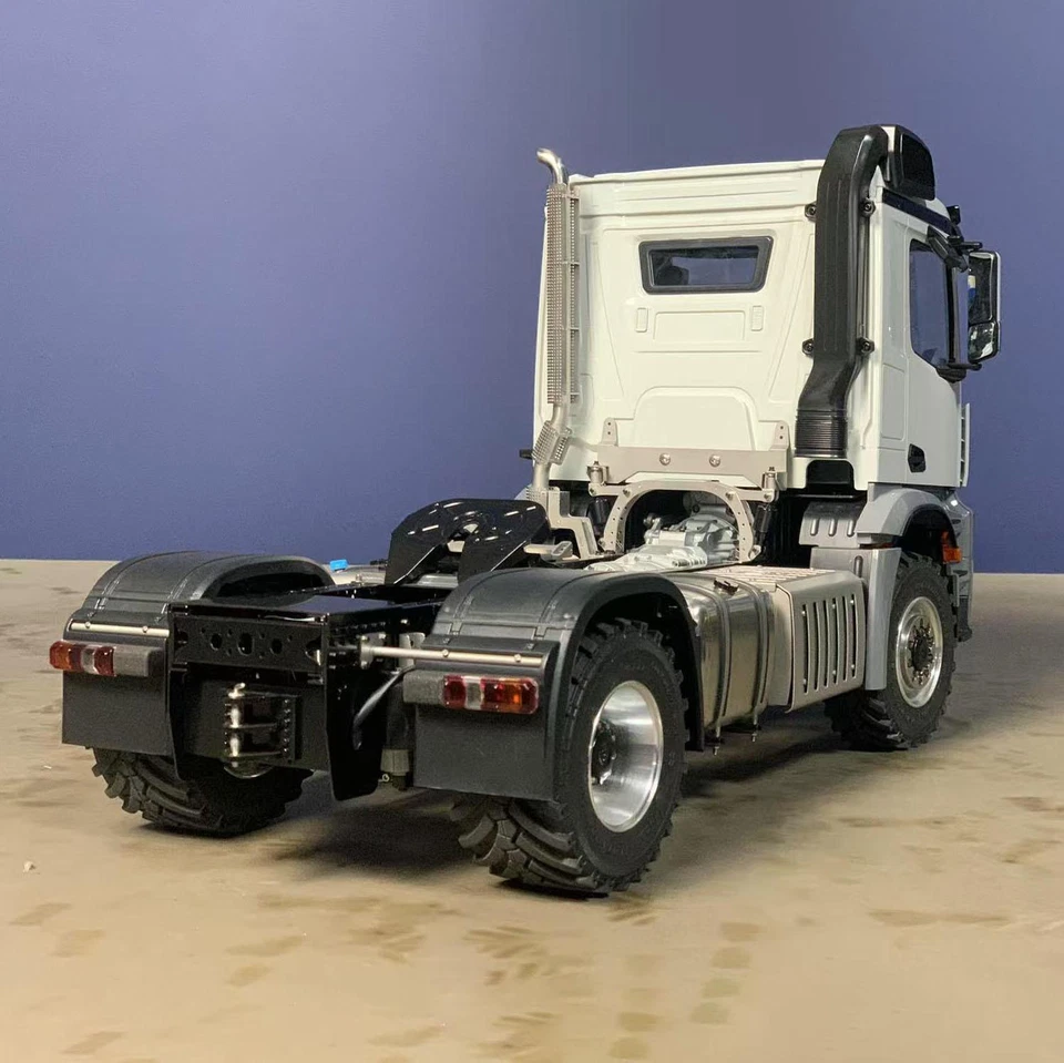 White 3Speed RTR Model 1/14 RC Truck BZ L44 Farm Vehicle Metal 4*4 Chassis Axle - Image 3 of 4