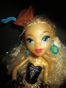 monster high shipwrecked dolls