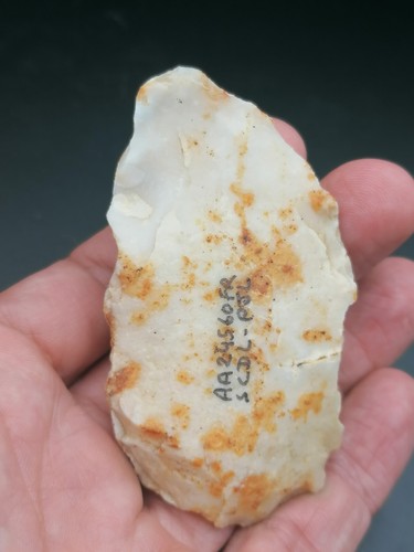 Neolithic France Nice little flaked axe in chalcedony Prehistoric artifact - Picture 9 of 12