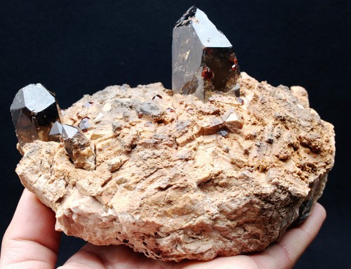 ¡Top 1360 g! Granate espessartina rojo naranja gemmy sobre espécimen mineral ortoclasa - Imagen 3 de 12