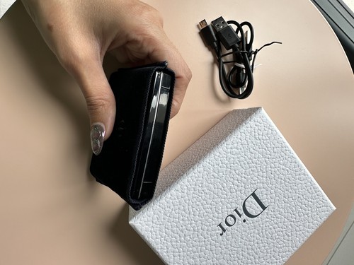 Dior Power Bank Charger New In Box - 第 5/6 張圖片