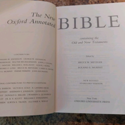 The New Oxford Annotated Bible, NRSV: Oxford University Press, 1994 - Picture 5 of 6