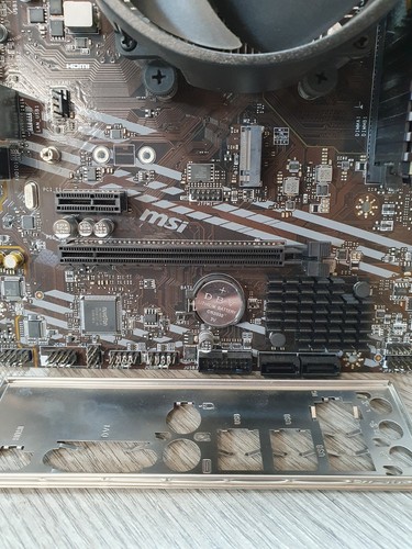 Carte mère combo Ryzen 3 4300GE @ 3,5 GHz 8 Go DDR4 MSI A520M-A PRO EB1206 - Photo 2/6