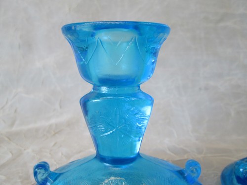 Pair 2 McKee Glass Blue Candleholder Candle Stick Holders 4" tall SNOWFLAKE - Picture 4 of 7