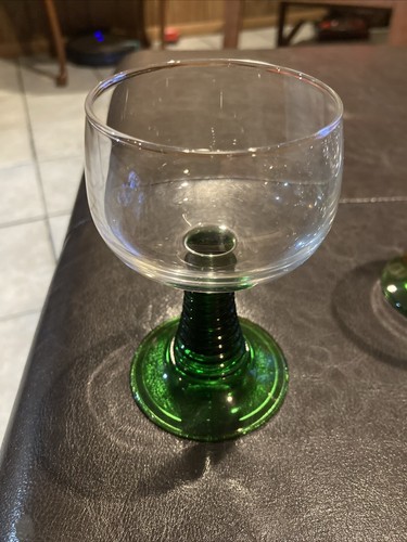 Vintage Green Stem, Ribbed Beehive Wine Glasses, 4 3/8” Tall, Set of 8 Very Nice - Picture 2 of 5