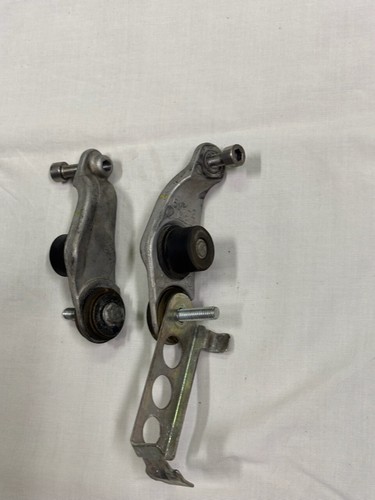 2008 2016 Yamaha YZF R6 COMPLETE Gas Tank Holder Brackets Mounts Bolts OEM 09 10 - Picture 4 of 5