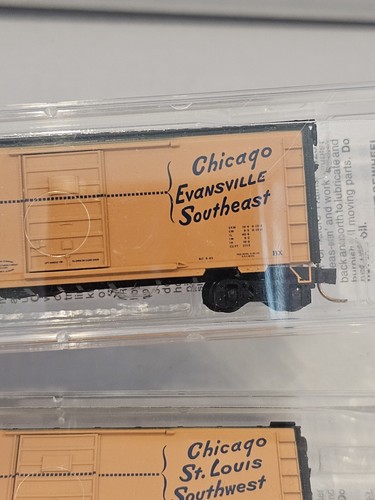 Micro-Trains N Scale Gauge Chicago & Eastern Illinois 40' Box #1, 2, 3, 4, 5 - Picture 6 of 8