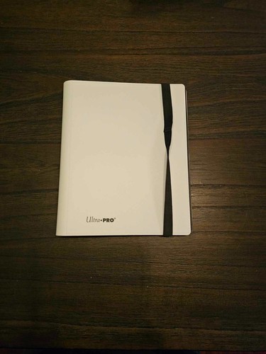 Ultra PRO Eclipse 4 Pocket PRO Binder Side Loading 160 Cards Pocket Organizer - Picture 13 of 14