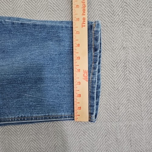 Faded Glory  Jeans Women's size 16 (36x22) Blue Medium Wash Mid Rise Cropped - Picture 13 of 17
