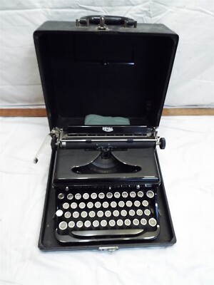 Nice Antique 1936 'O' Model Royal Portable Typewriter w/Case