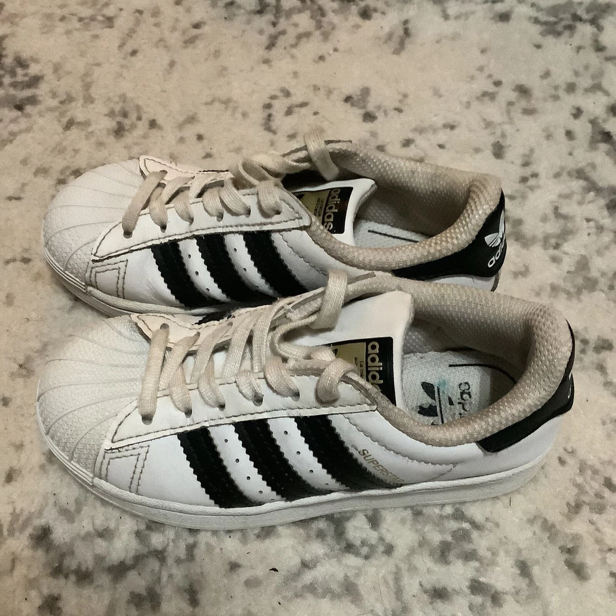White & silver top superstar trainers youth