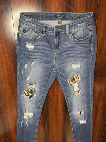 Judy Blue Womens 28 Skinny Distressed Cheetah Patchwork Denim Jean - Picture 2 of 11