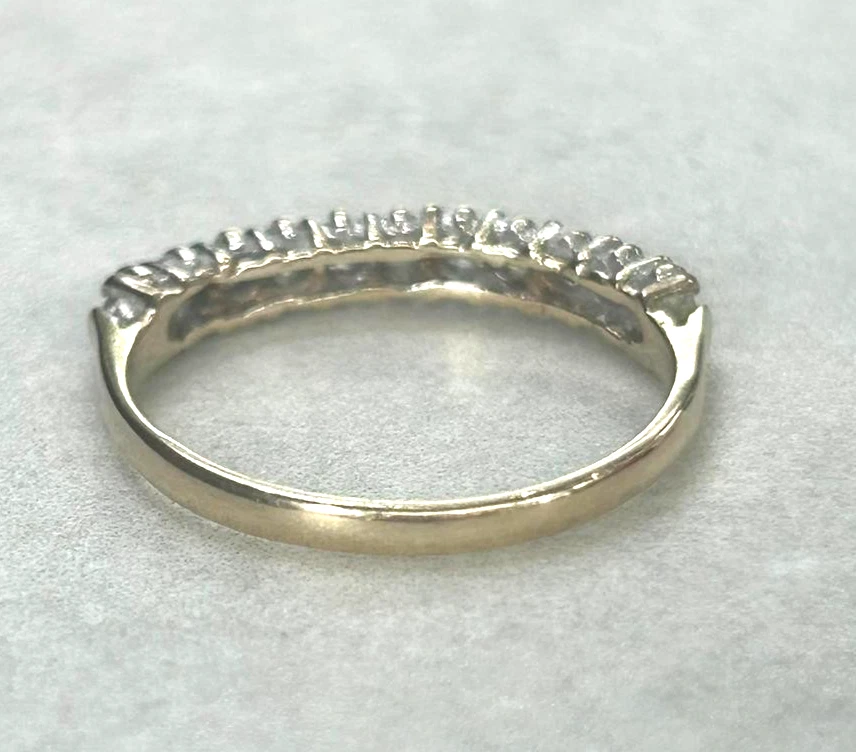 9ct Yellow Gold Ring Cubic Zirconia Stones Hallmarked Prong Setting Ring Size N - Image 4 of 4