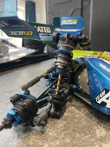 Rodillo Team Associated RC10B7 - Imagen 6 de 11