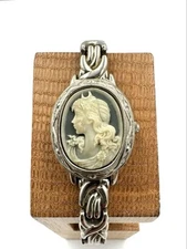 Valentino Michelle Cameo Quartz Watch A3780 22mm Working Loose Back No battery