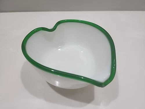 Fenton EMERALD CREST Heart Dish ~ PRISTINE!