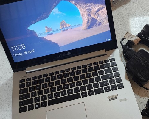 ASUS S400C TOUCHSCREEN Laptop Intel Core i3-3217U 1.80GHz / 24GB SSD 320 GB HDD