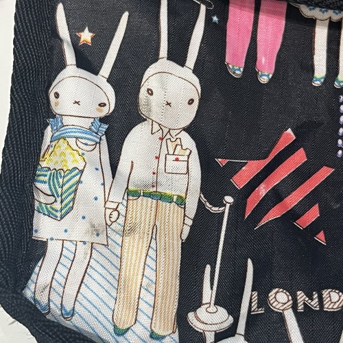 Lesportsac Fifi Lapin Sweethearts Crossbody Bag Needs Repair Small Tear - Picture 3 of 24
