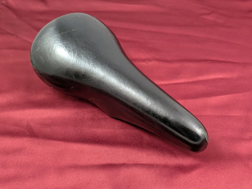 Bicicleta de Carretera De Colección Cinelli Unicanitor Cuero Sillín Negro Brillante Estrecha 28x15cm SA14 Foto 3 de 4