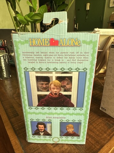 Authentische NECA Home Alone (1990) Harry Lime Joe Pesci Clothed Actionfigur Neu im Karton - Bild 3 von 7