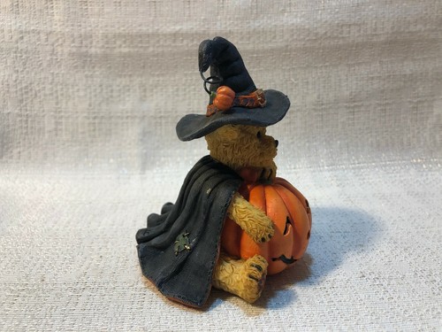 Boyds Bär Bearstone Tabitha Boobeary Keep Calm and Scary auf Figur 4041875 - Bild 4 von 6