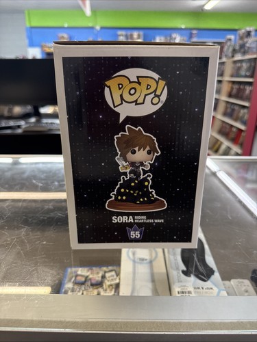 Funko Pop! Deluxe: Kingdom Hearts - Sora (Riding Heartless Wave) - GameStop Excl - Picture 2 of 6
