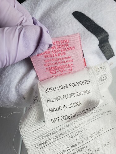 Sanrio Hello Kitty Plüschkissen mit Tasche - Bild 4 von 4