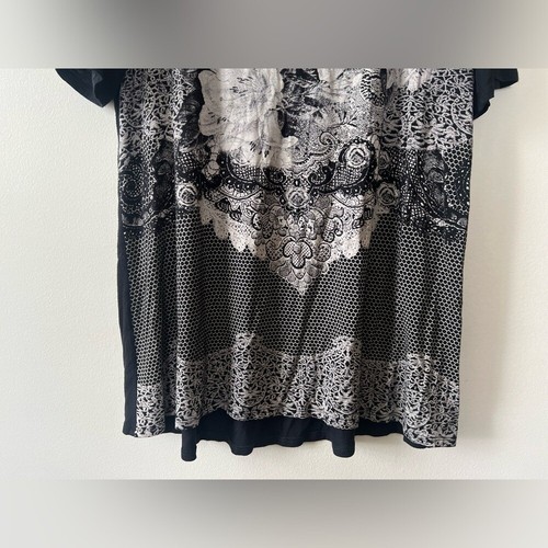 Vanilla Sugar Top Women 2X Black Graphic Short Sleeve Floral Stud Plus Tunic - Picture 2 of 9