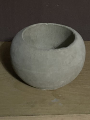 Seltsamer Kerzenhalter aus Beton - Bild 6 von 11
