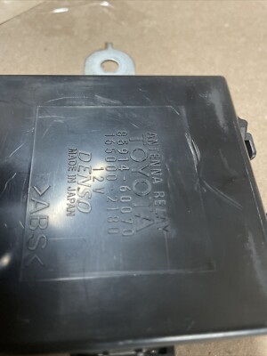  1998-2007 Lexus LX470 Land Cruiser Antenna Relay Control Module OEM 85914-60070
