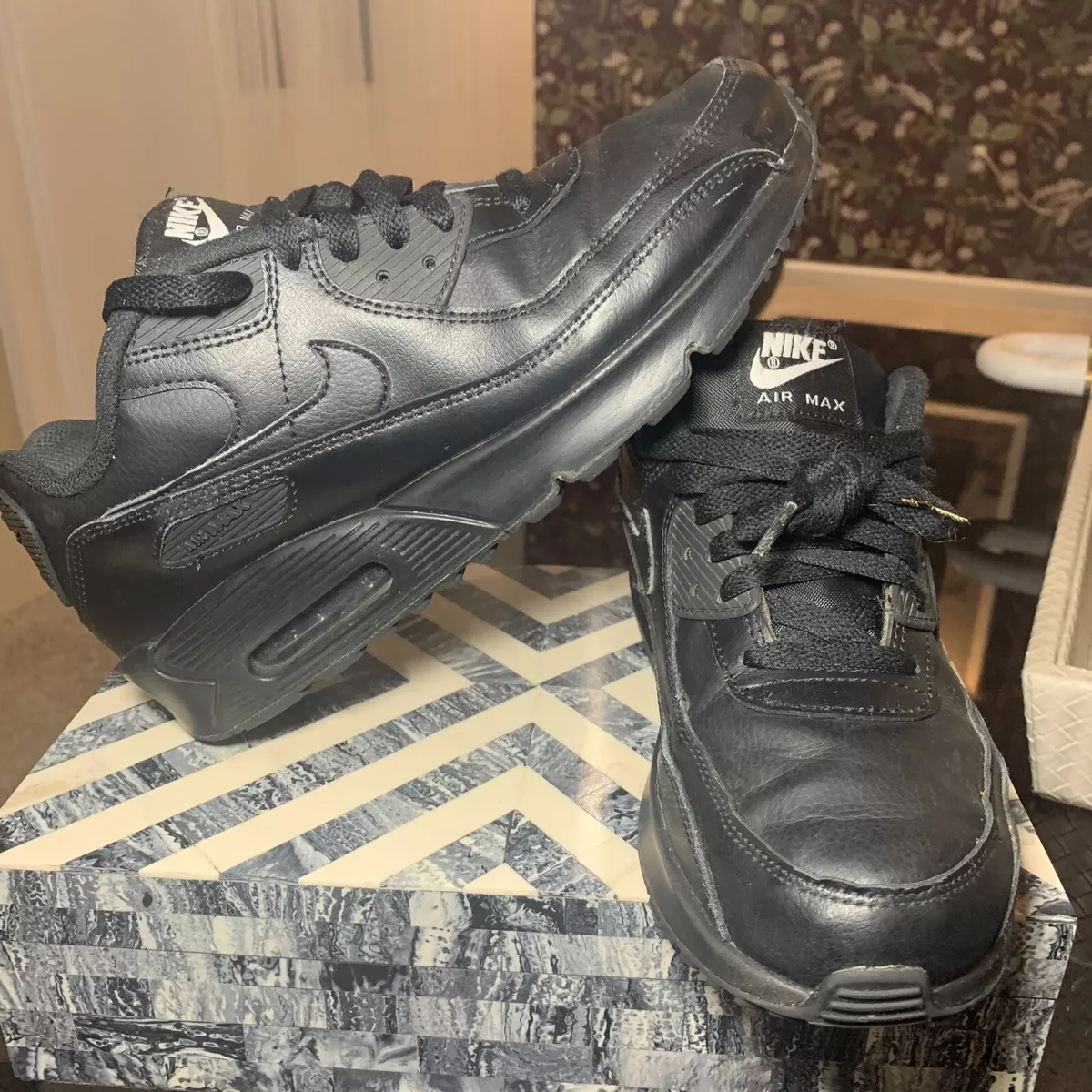 Marcado espontáneo Forzado Nike Air Max 90 LTR GS Triple Black 833412-001 Size 7Y Youth (no box) | eBay