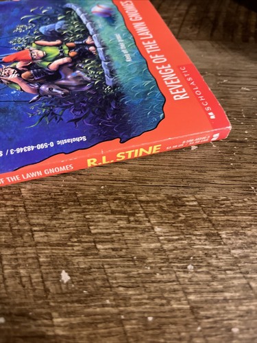 Original Goosebumps Book #34 Revenge of the Lawn Gnomes R. L. Stine Vintage 1995 - Picture 7 of 9