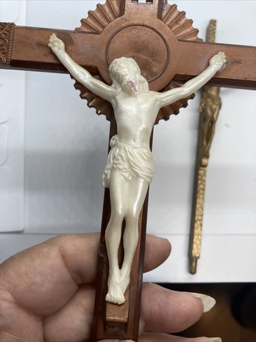 Hanging 8" CRUCIFIX CROXX  6" Catholic Bakelite sticks in Vtg - antq 2 Religious - Picture 4 of 12