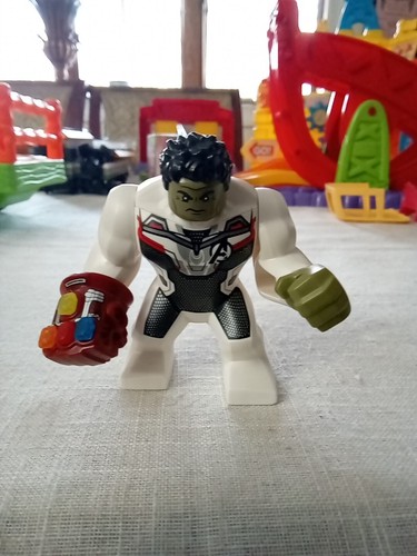 LEGO Marvel Avengers Endgame Hulk mit Infinity Gauntlet Big Fig Minifigur 76144 - Bild 6 von 6