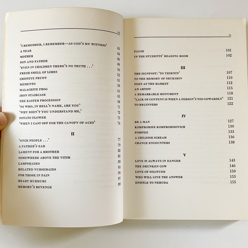 The Face Behind the Face New Poems Yevgeny Yevtushenko Arthur Boyars Book 1979 - Imagen 6 de 18