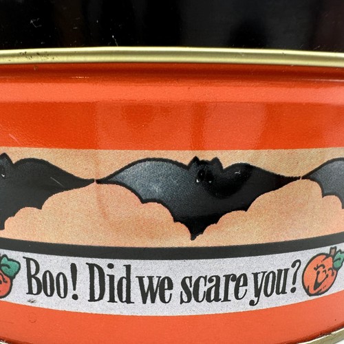 "Lata Daisy Kingdom Halloween Bears 1990 6"" diámetro x 2,5"" de alto" - Imagen 4 de 9