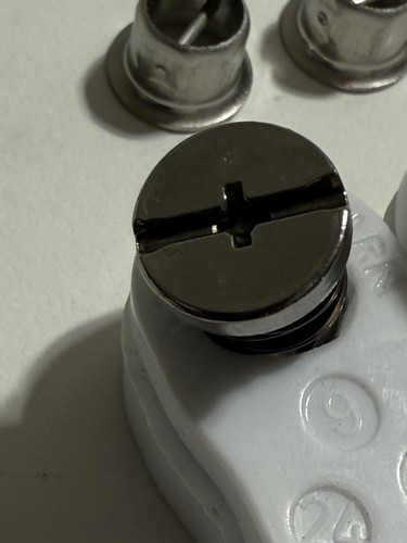 BRANDNEU SCHUTT "WEISS" 1/4 TURN FOOTBALL HELM GESICHTSMASKE HARDWARE (4) SETS - Bild 6 von 15