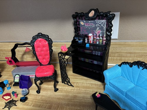 Monster High Coffin Bean**Die-ner PLAYSETS Parts & Pieces - Picture 11 of 12