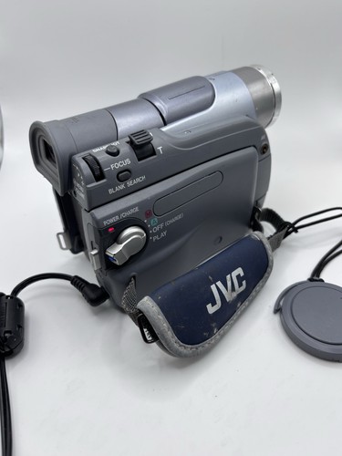 JVC GR-D30U Video Camera Camcorder-Powers On But Has White Screen, Parts Repair - Picture 2 of 8
