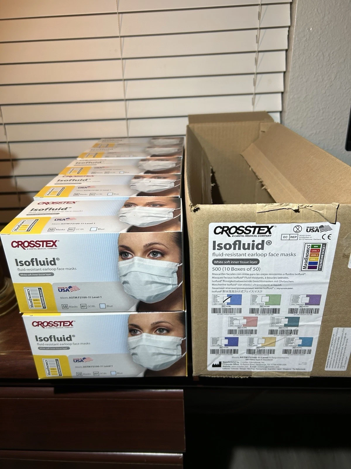 500 Pieces - (10) Boxes Of 50 - Crossed Isofluid Ear loop Face Masks Level 1
Opens in a new window o