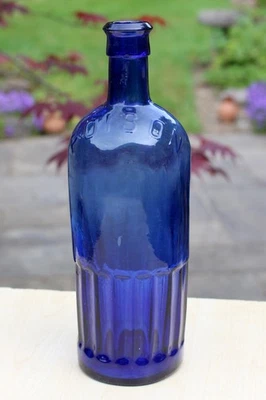 VINTAGE  20oz COBALT BLUE KILNER BROS CHEMIST PHARMACIST FLUTED POISON BOTTLE - Image 1 of 4