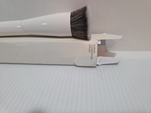 Paquete de 2 brochas de base planas Zara Kabuki - Imagen 4 de 8
