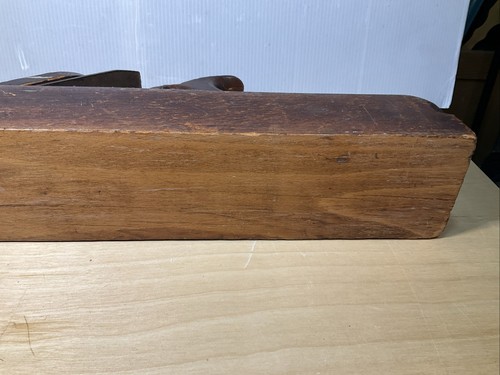 Antique Sandusky Tool Co. 22 Inch Wooden Jointer Plane - Picture 17 of 17