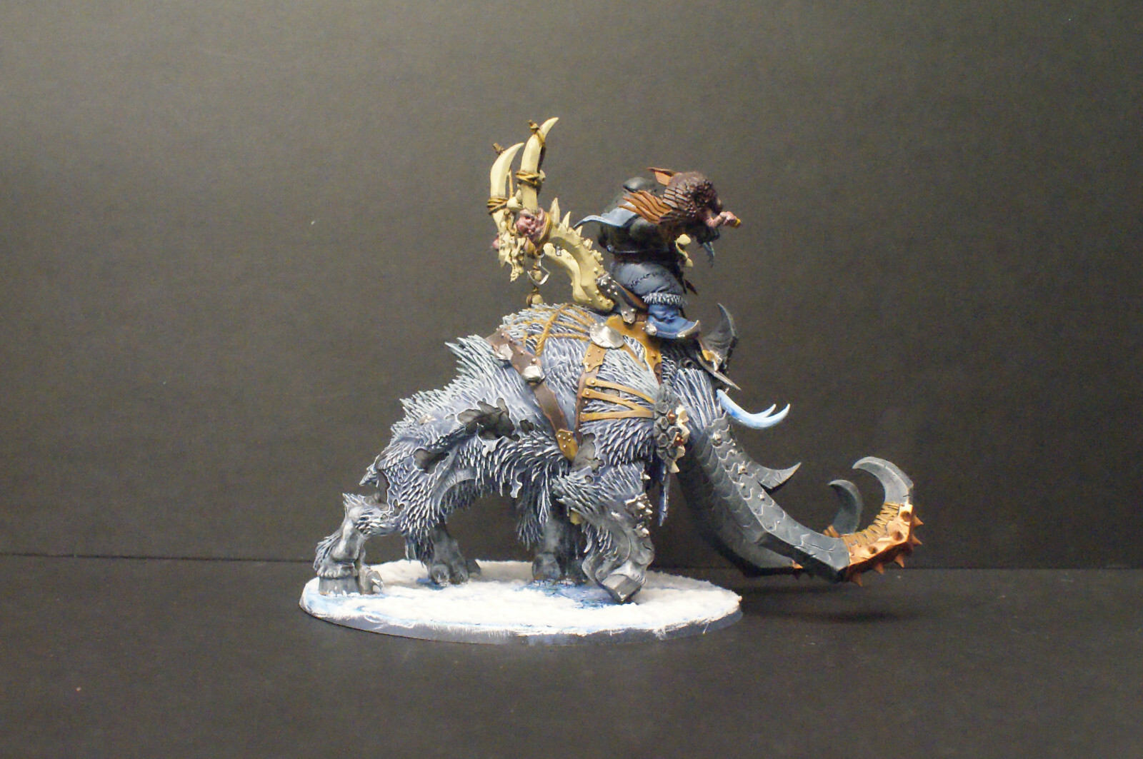 Huskard on Thundertusk - Warhammer Age Of Sigmar - Pro-painted - 534294-790 Populaire hoge kwaliteit