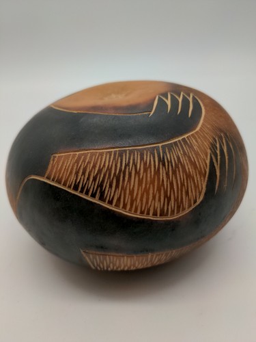 Gourd Hand Carved Signed Peru - Picture 11 of 12