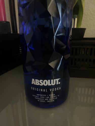 Absolut Vodka Facet 1000ml Limited Edition voll versiegelt - Bild 2 von 4